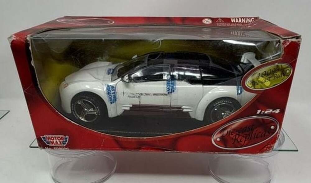 MotorMax 1:24 Scale Pontiac Rageous Diecast Model Car